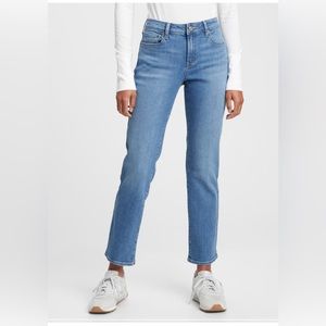 GAP Classic Straight Light Wash Jeans - 4/27